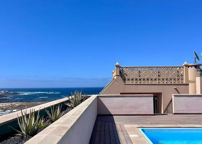 With Rooftop Pool - Tideview Κοραλέχο