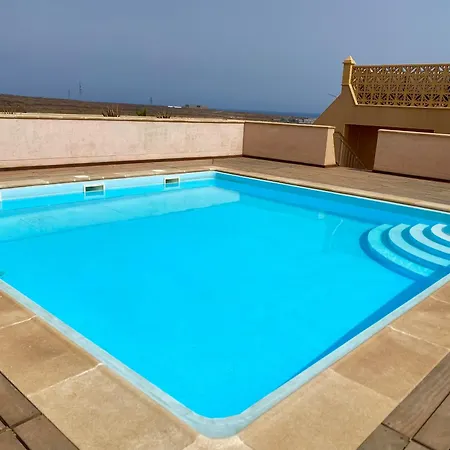 Apartment With Rooftop Pool - Tideview