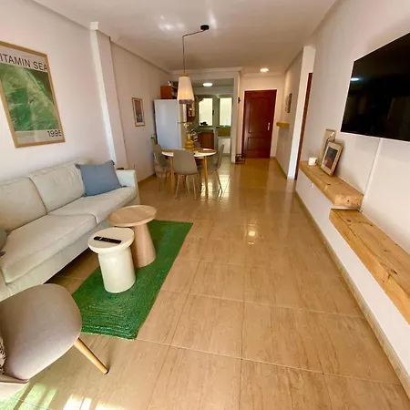 With Rooftop Pool - Tideview Apartment