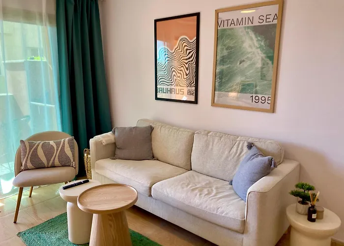 Apartment With Rooftop Pool - Tideview