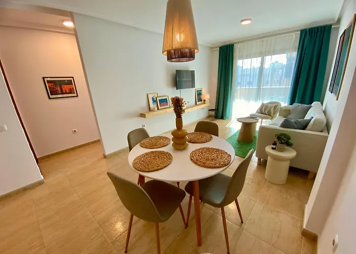 With Rooftop Pool - Tideview Apartment